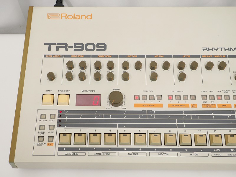 Roland TR-909 Rhythm Composer