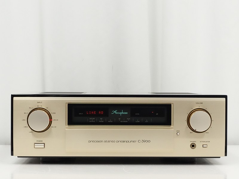 Accuphase C-3900