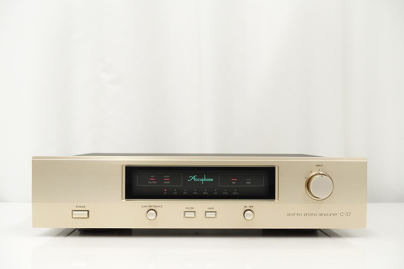 Accuphase C-37