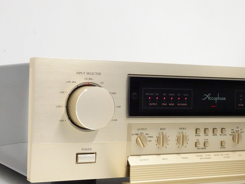 Accuphase C-2410