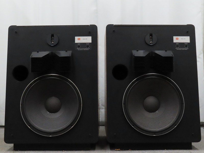 JBL L300