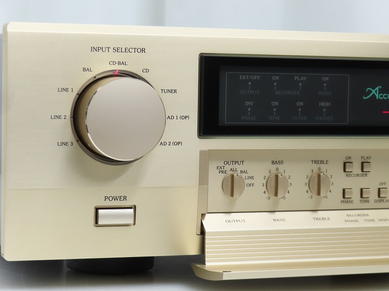 Accuphase C-2420