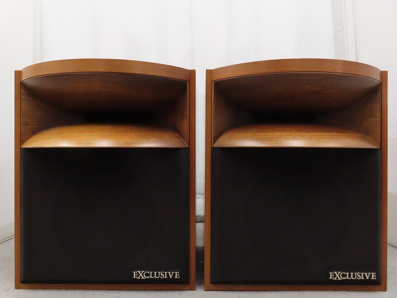 EXCLUSIVE Model 2402