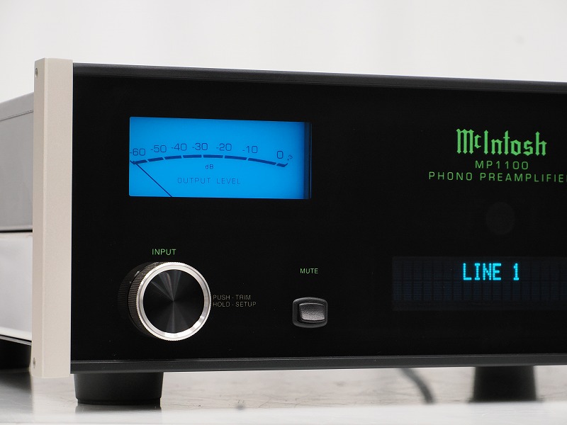 McIntosh MP1100