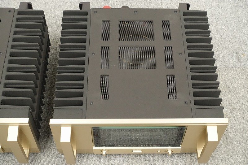 Accuphase M-6200