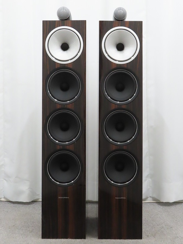 B&W 702 Signature
