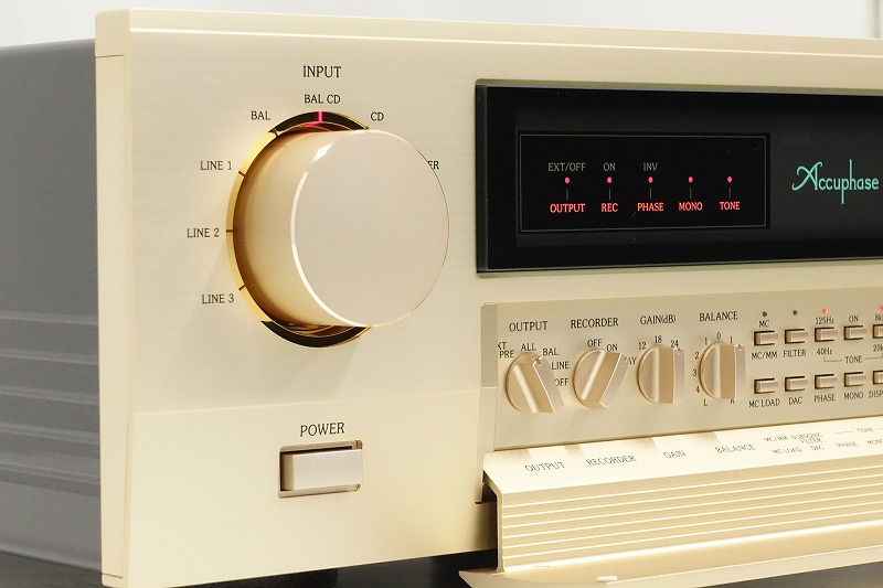 Accuphase C-2300