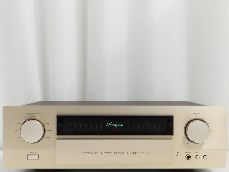 Accuphase C-2400