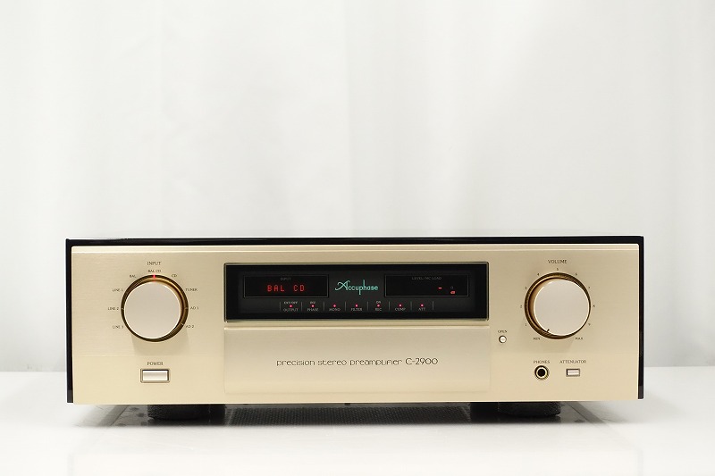 Accuphase C-2900