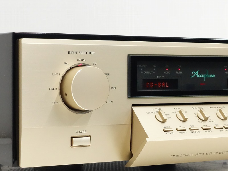 Accuphase C-2820 プリアンプ