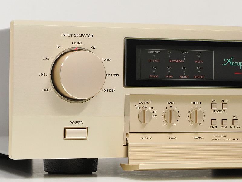 Accuphase C-2420