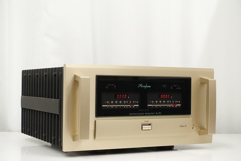 Accuphase A-70