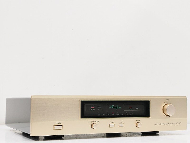 Accuphase C-37