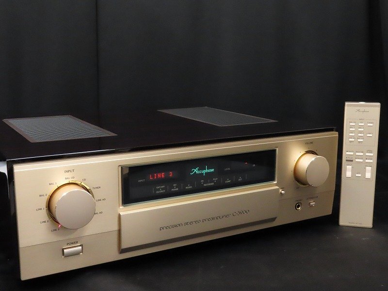 Accuphase C-3900