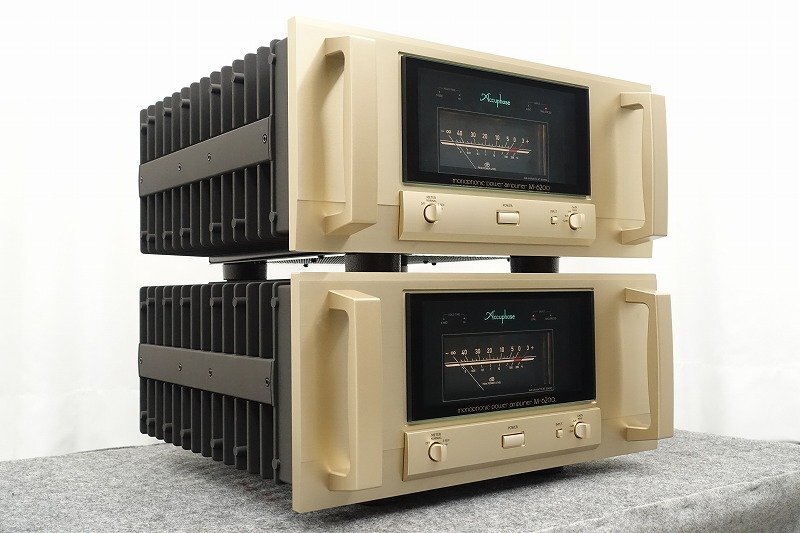 Accuphase M-6200