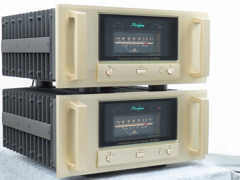 Accuphase M-6200