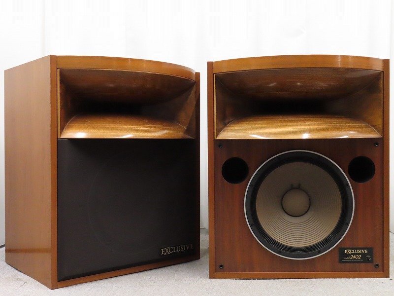 EXCLUSIVE Model 2402