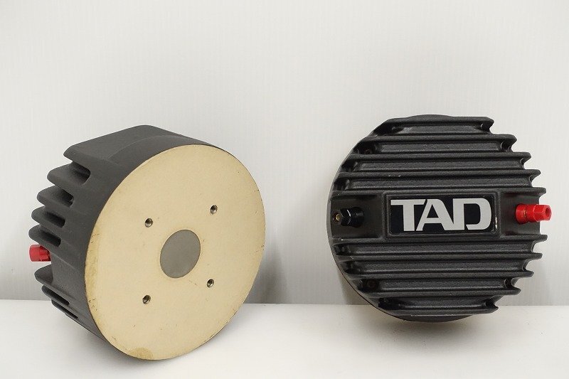 TAD TD-4002