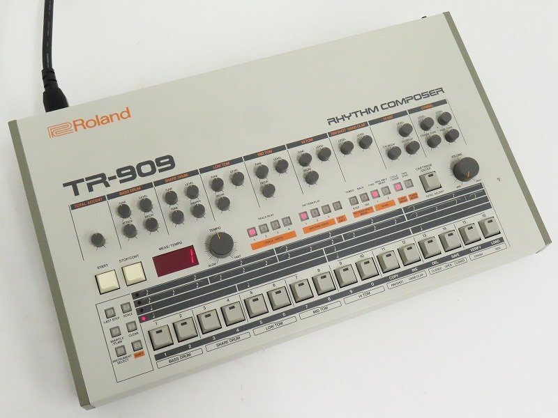 Roland TR-909 リズムマシン ローランドを秋田県能代市で買取させていただきました！