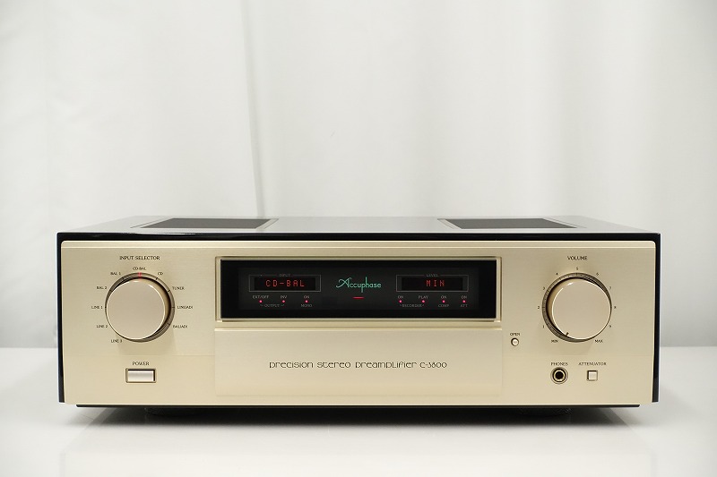 Accuphase C-3800
