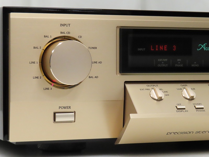 Accuphase C-3900