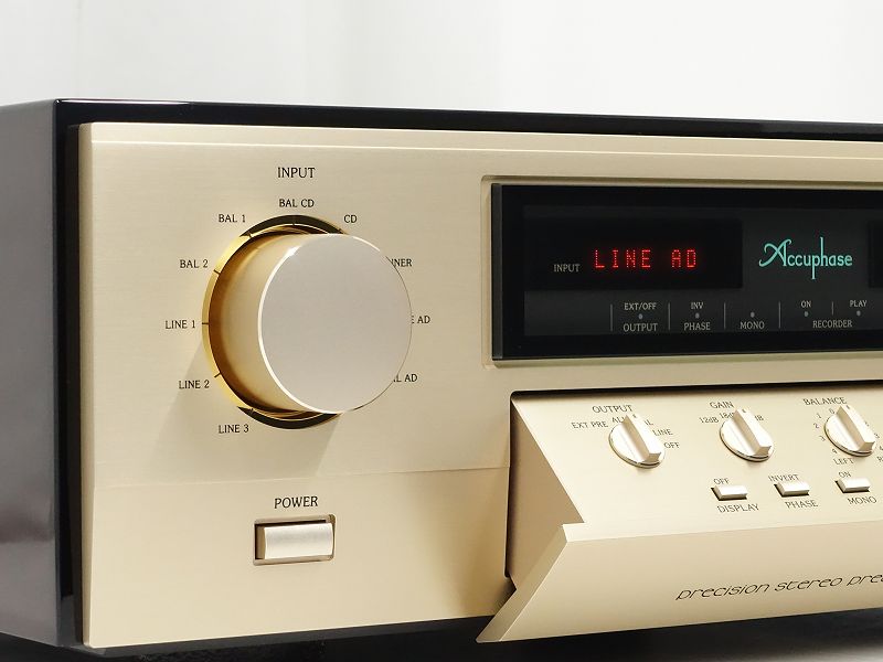 Accuphase C-3900