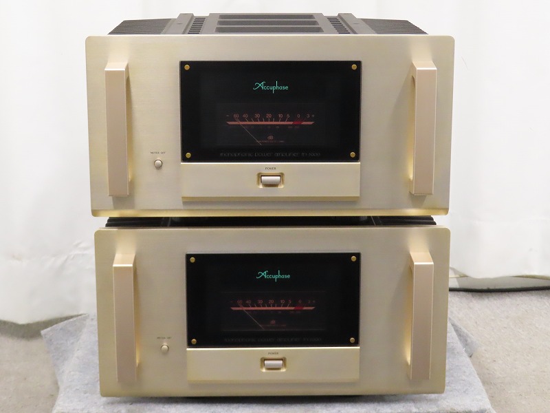 Accuphase M-2000
