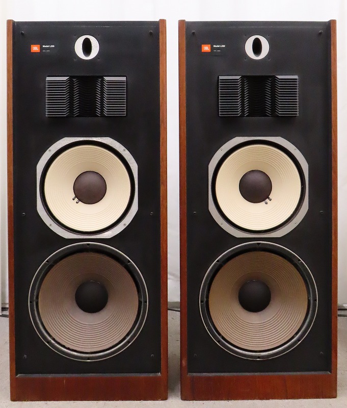 JBL L220