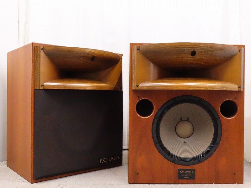 EXCLUSIVE Model 2404