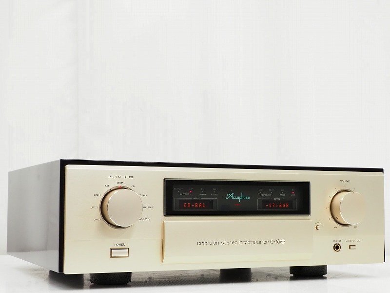Accuphase C-2820
